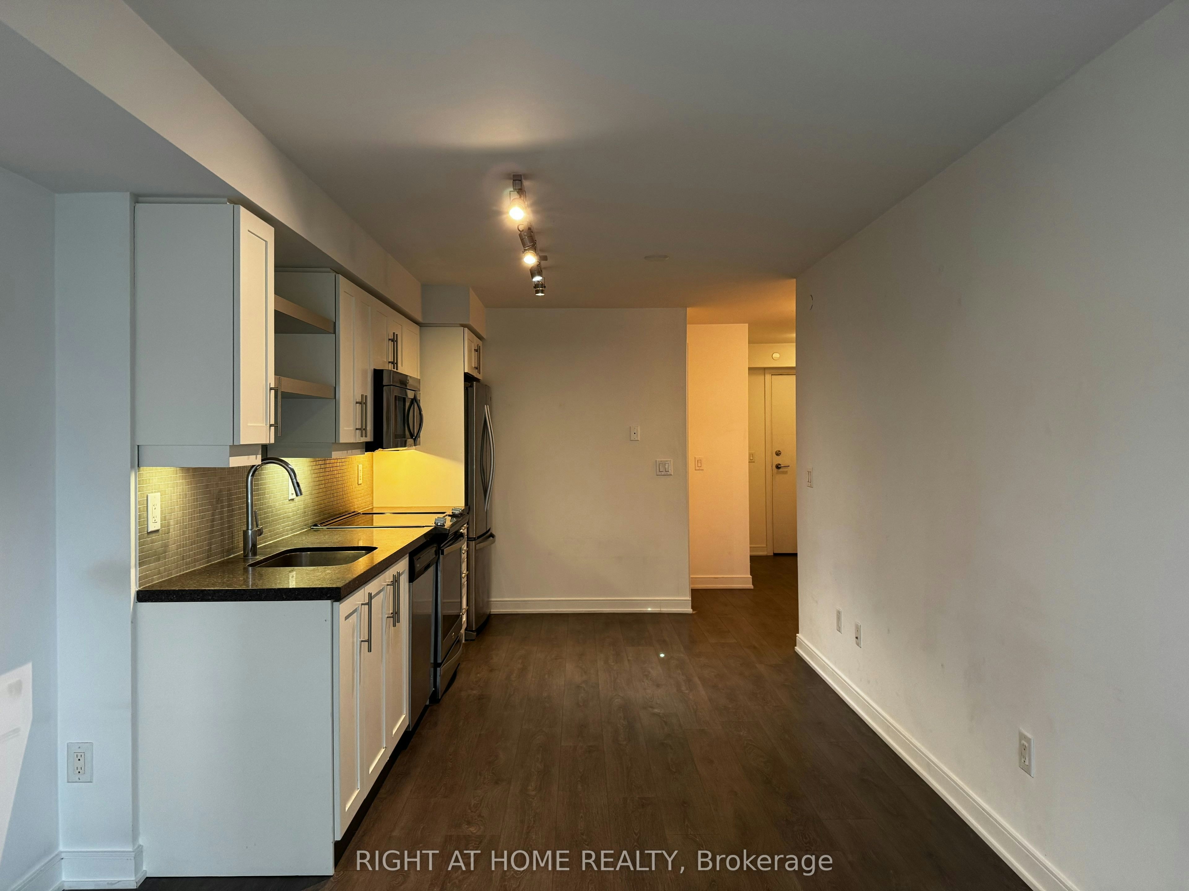 723-525 Adelaide Street W, Toronto, ON, M5V 0N7 - 5