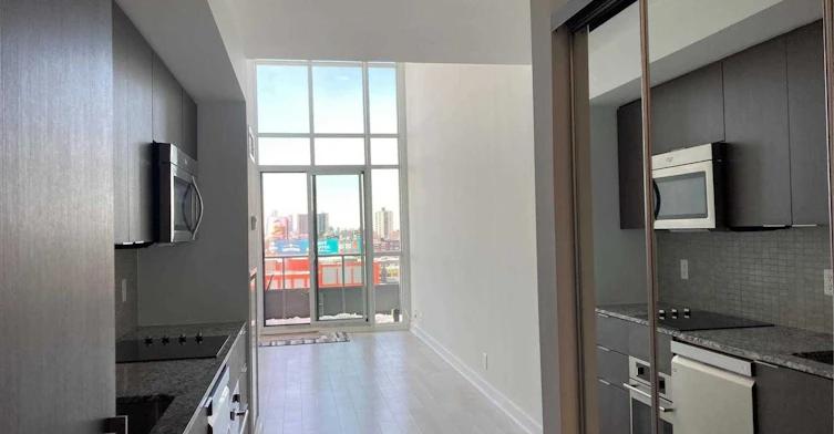 743-5 Hanna Avenue, Toronto, ON, M6K 1W8 - 12