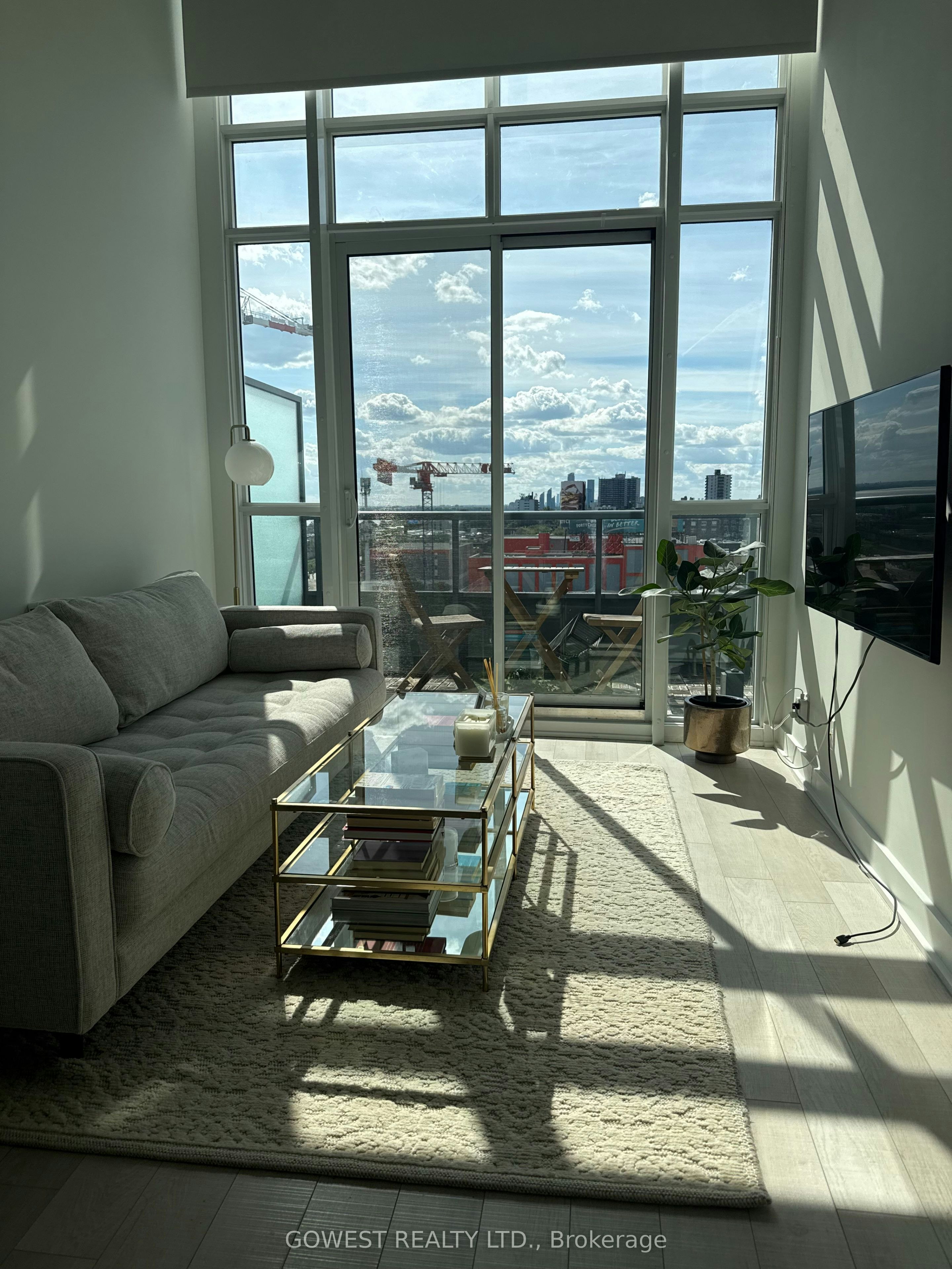 743-5 Hanna Avenue, Toronto, ON, M6K 1W8 - 10