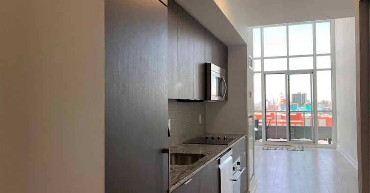 743-5 Hanna Avenue, Toronto, ON, M6K 1W8 - 13