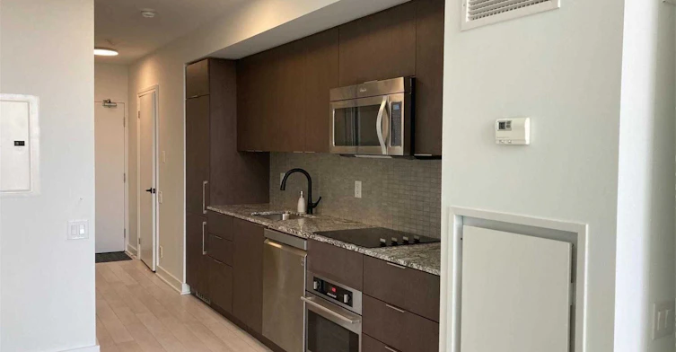 743-5 Hanna Avenue, Toronto, ON, M6K 1W8 - 14