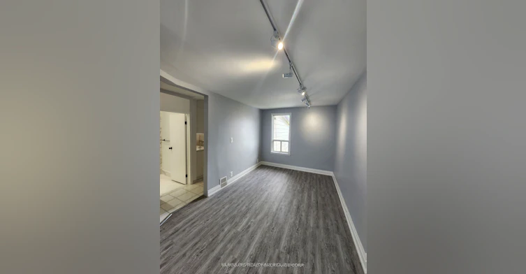 2nd Floor-232 Montrose Avenue, Toronto, ON, M6G 3G7 - 5
