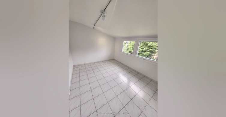 2nd Floor-232 Montrose Avenue, Toronto, ON, M6G 3G7 - 6