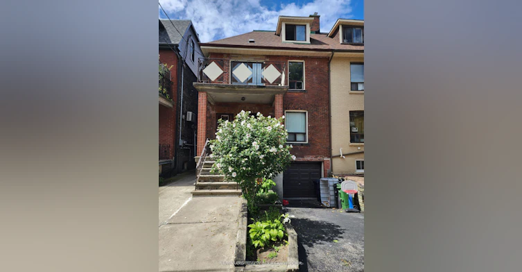 2nd Floor-232 Montrose Avenue, Toronto, ON, M6G 3G7 - 2