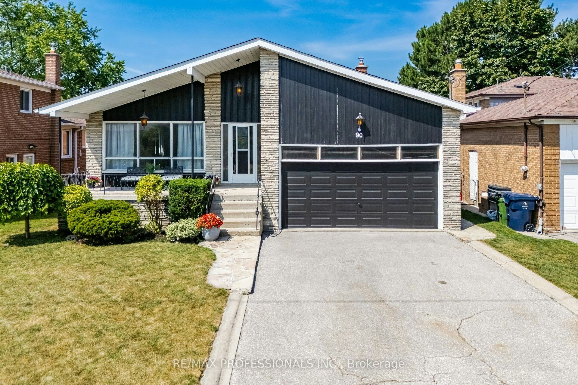90 Peckham Avenue, Toronto, ON, M2R 2V5