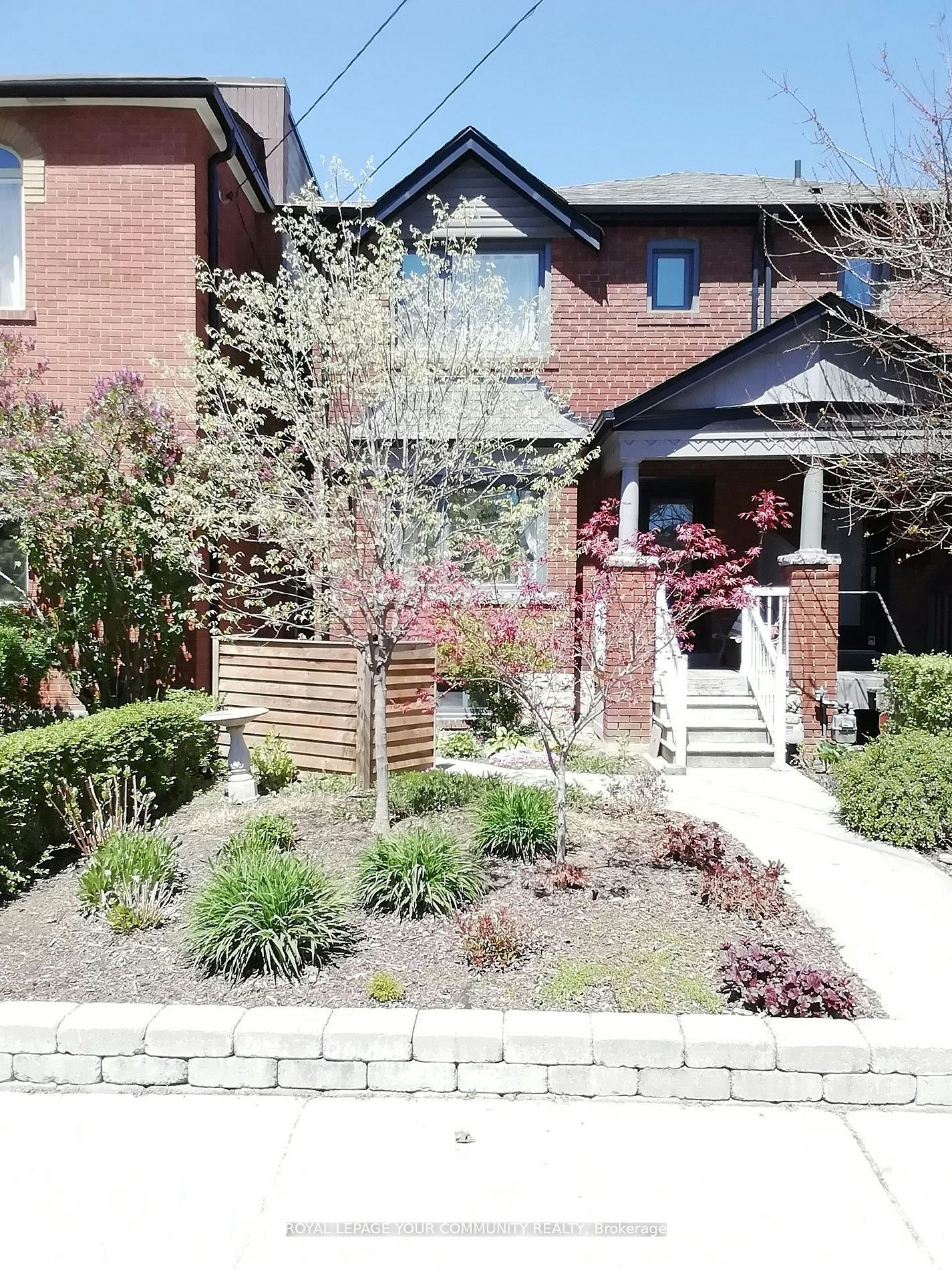 Lower-10 Ulster Street, Toronto, ON, M5S 1E2