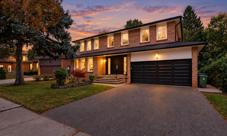 9 Tigerlily Court