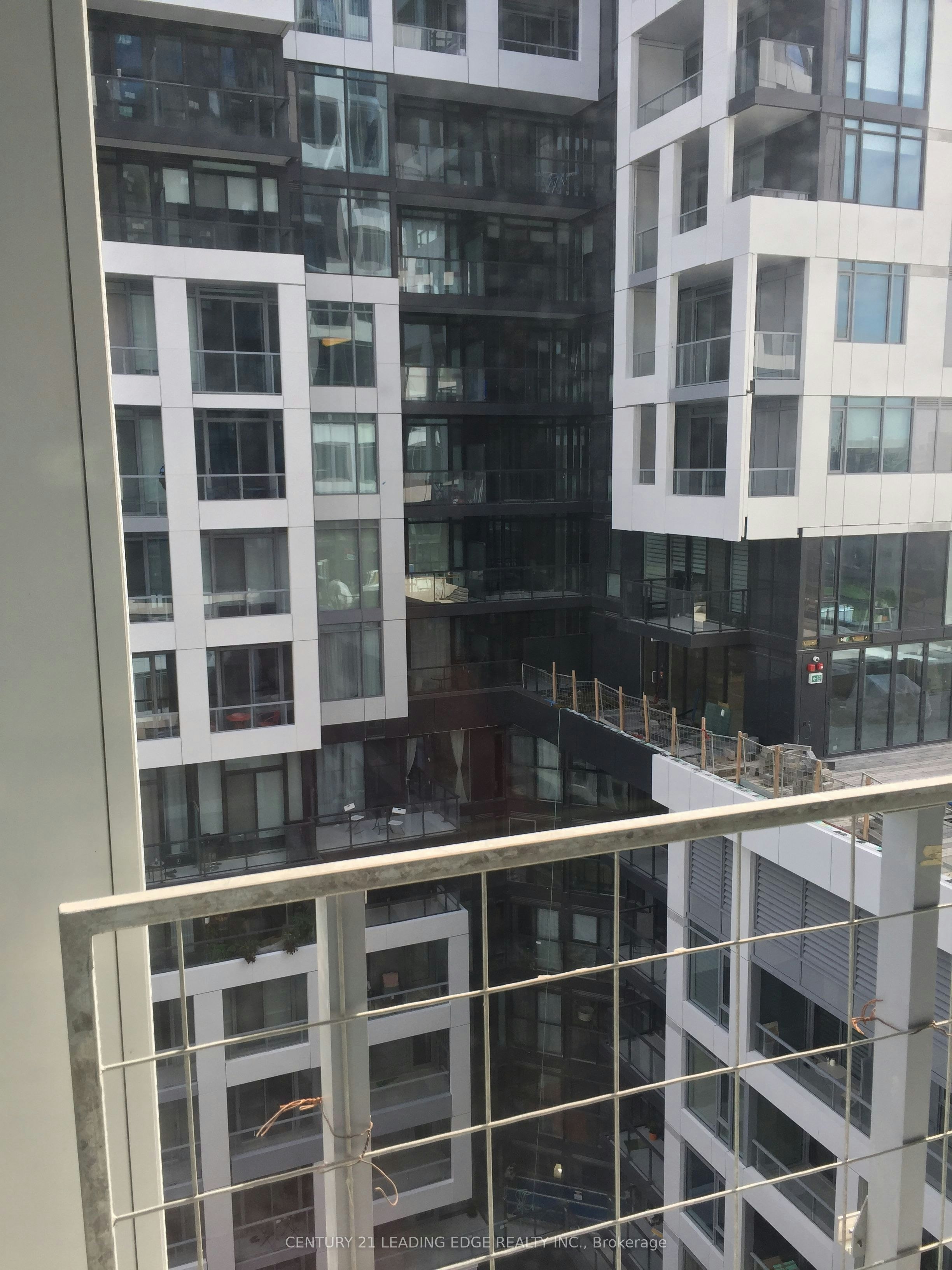 1116W-27 Bathurst Street, Toronto, ON, M5V 2P1 - 16