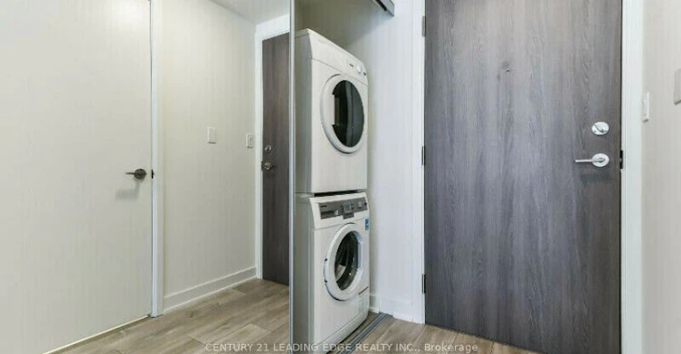 1116W-27 Bathurst Street, Toronto, ON, M5V 2P1 - 13