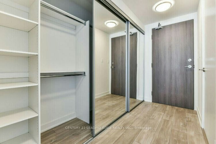 1116W-27 Bathurst Street, Toronto, ON, M5V 2P1 - 11