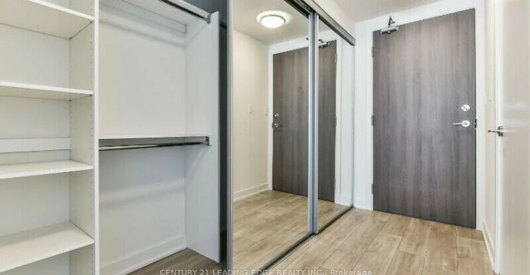 1116W-27 Bathurst Street, Toronto, ON, M5V 2P1 - 11