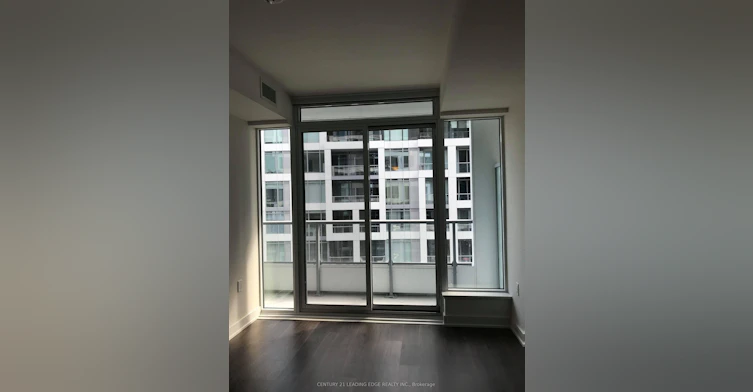 1116W-27 Bathurst Street, Toronto, ON, M5V 2P1 - 18