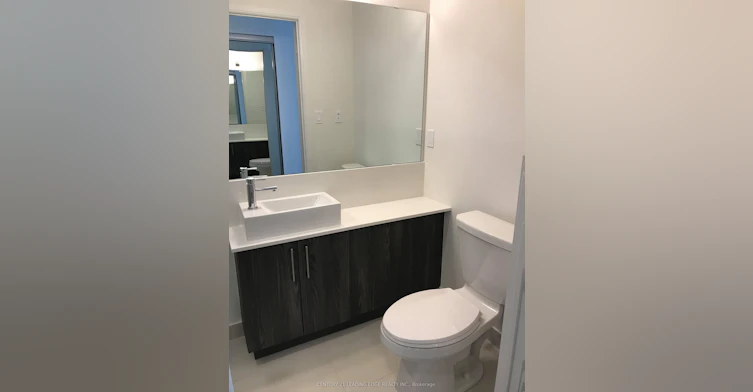 1116W-27 Bathurst Street, Toronto, ON, M5V 2P1 - 10