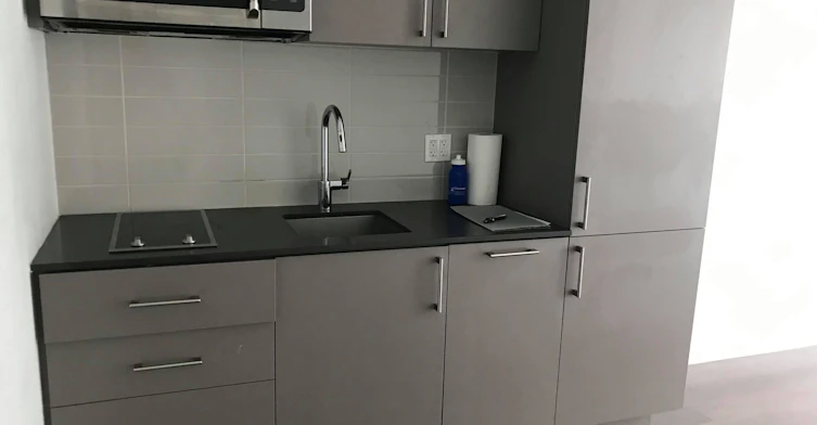 1116W-27 Bathurst Street, Toronto, ON, M5V 2P1 - 2
