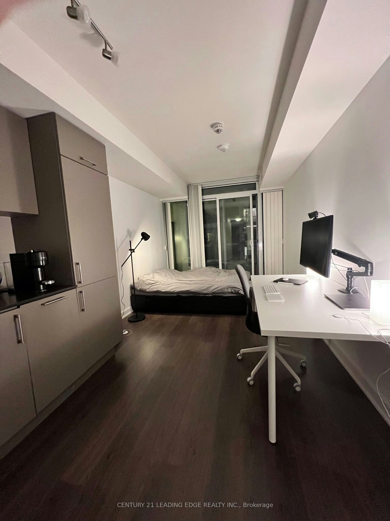 1116W-27 Bathurst Street, Toronto, ON, M5V 2P1 - 5