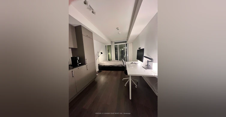 1116W-27 Bathurst Street, Toronto, ON, M5V 2P1 - 5