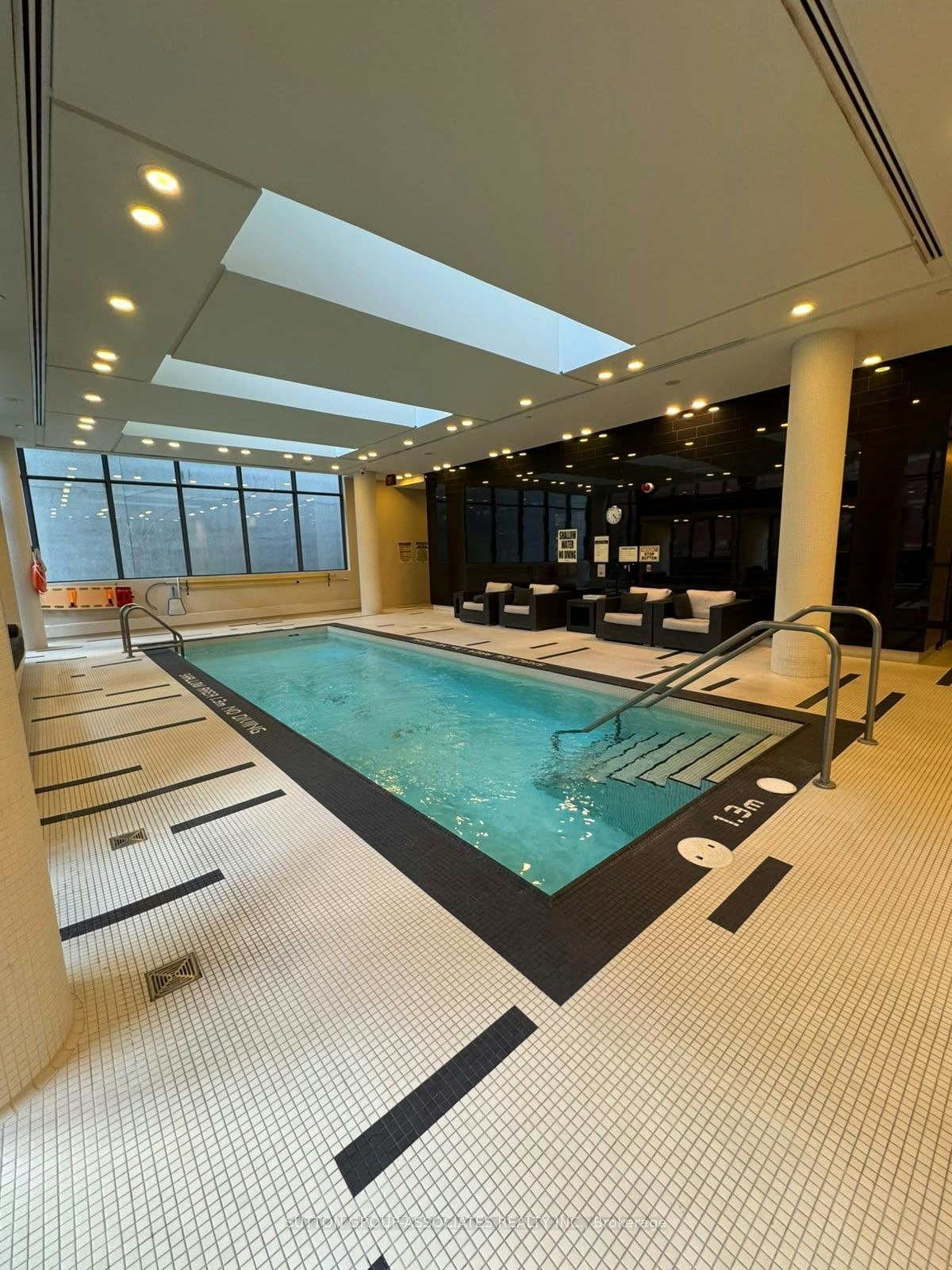 2411-770 Bay Street, Toronto, ON, M5G 0A6