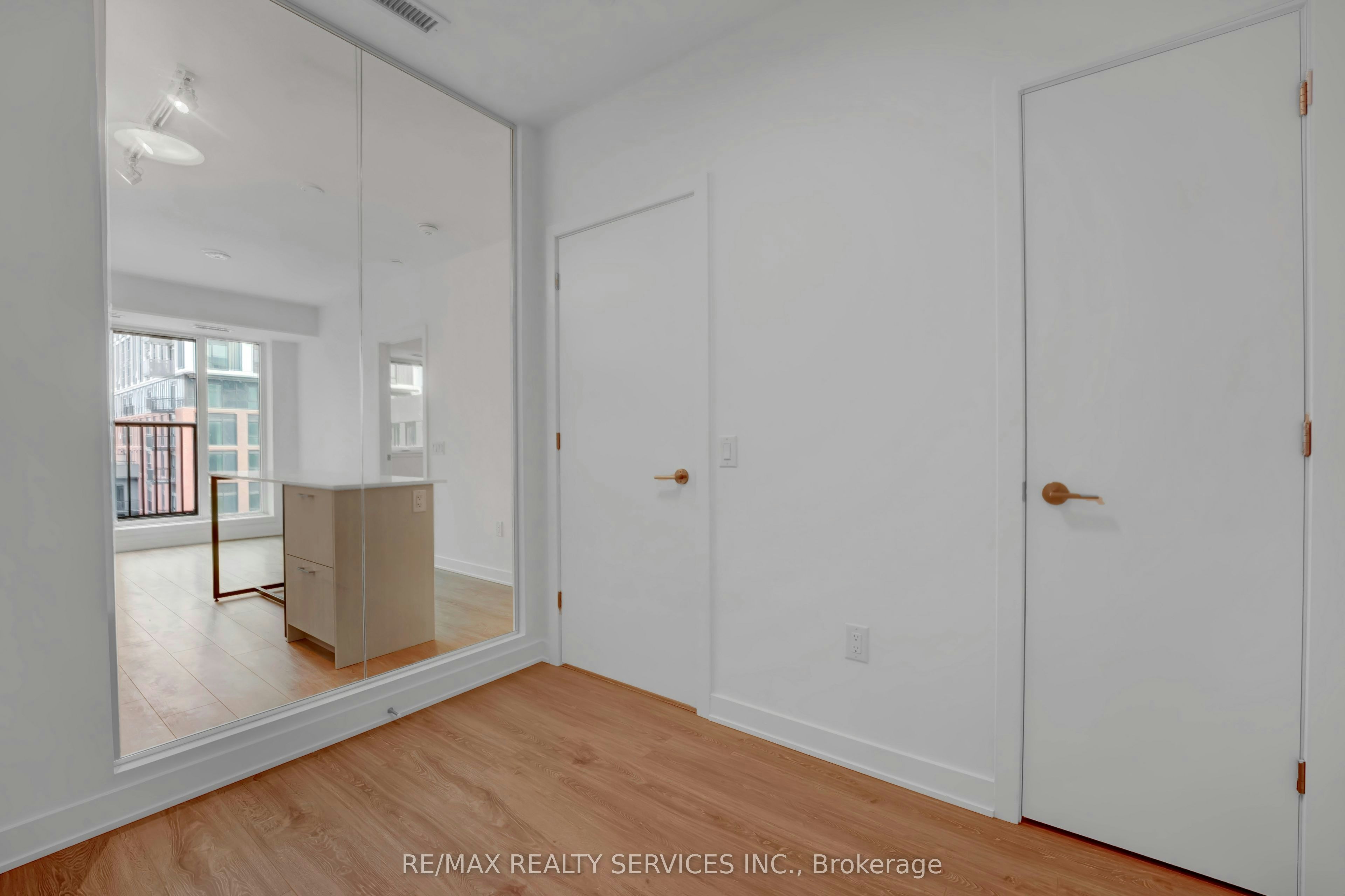 713-30 Dreamer Way, Toronto, ON, M5A 0Y7 - 10