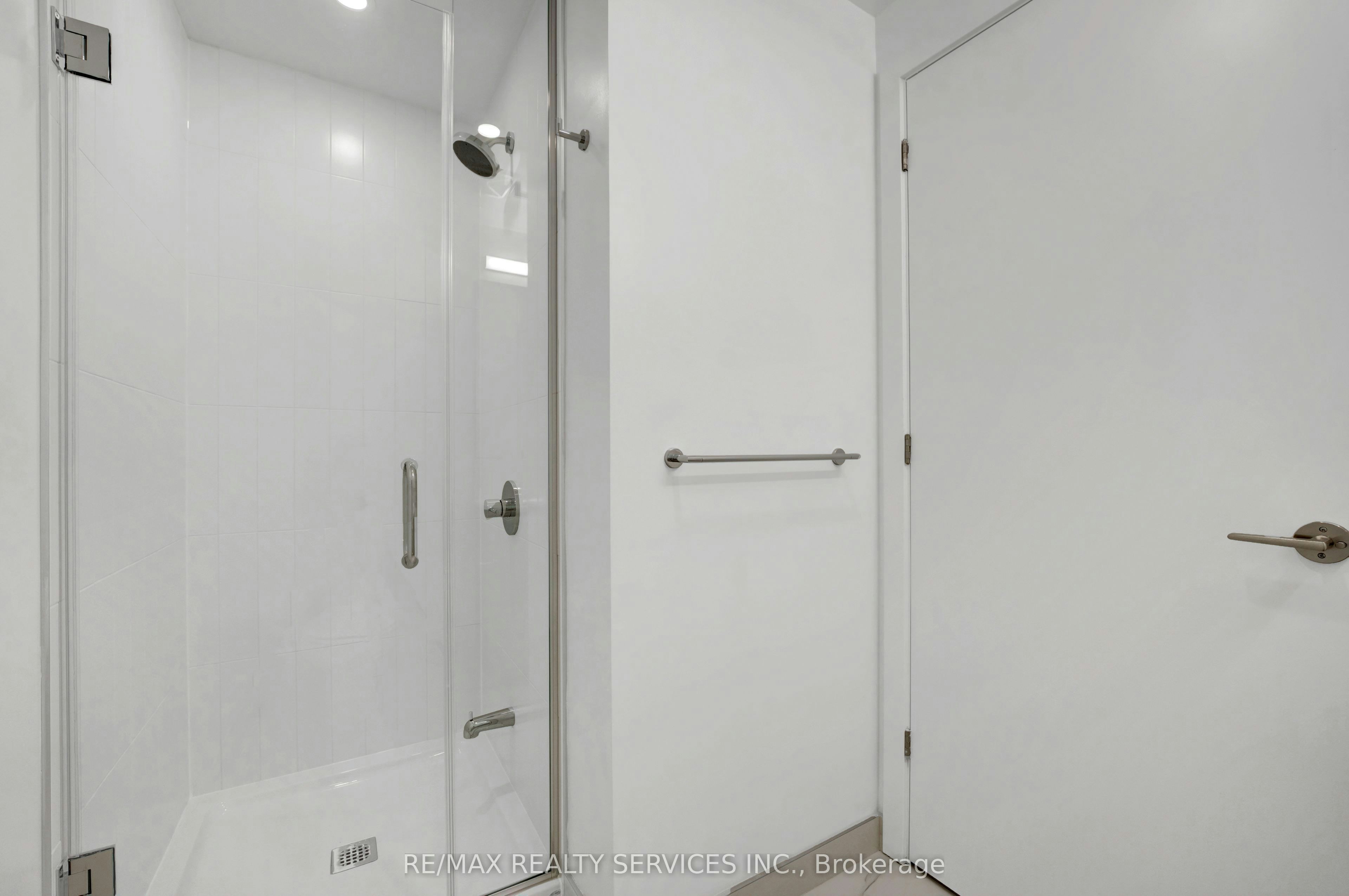 713-30 Dreamer Way, Toronto, ON, M5A 0Y7 - 18