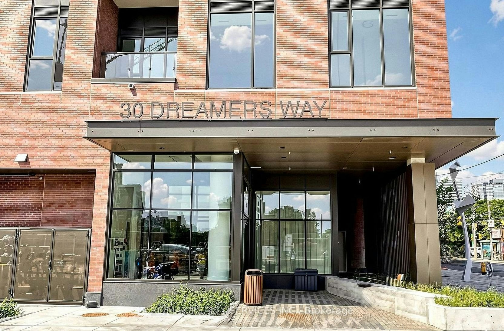 713-30 Dreamer Way, Toronto, ON, M5A 0Y7