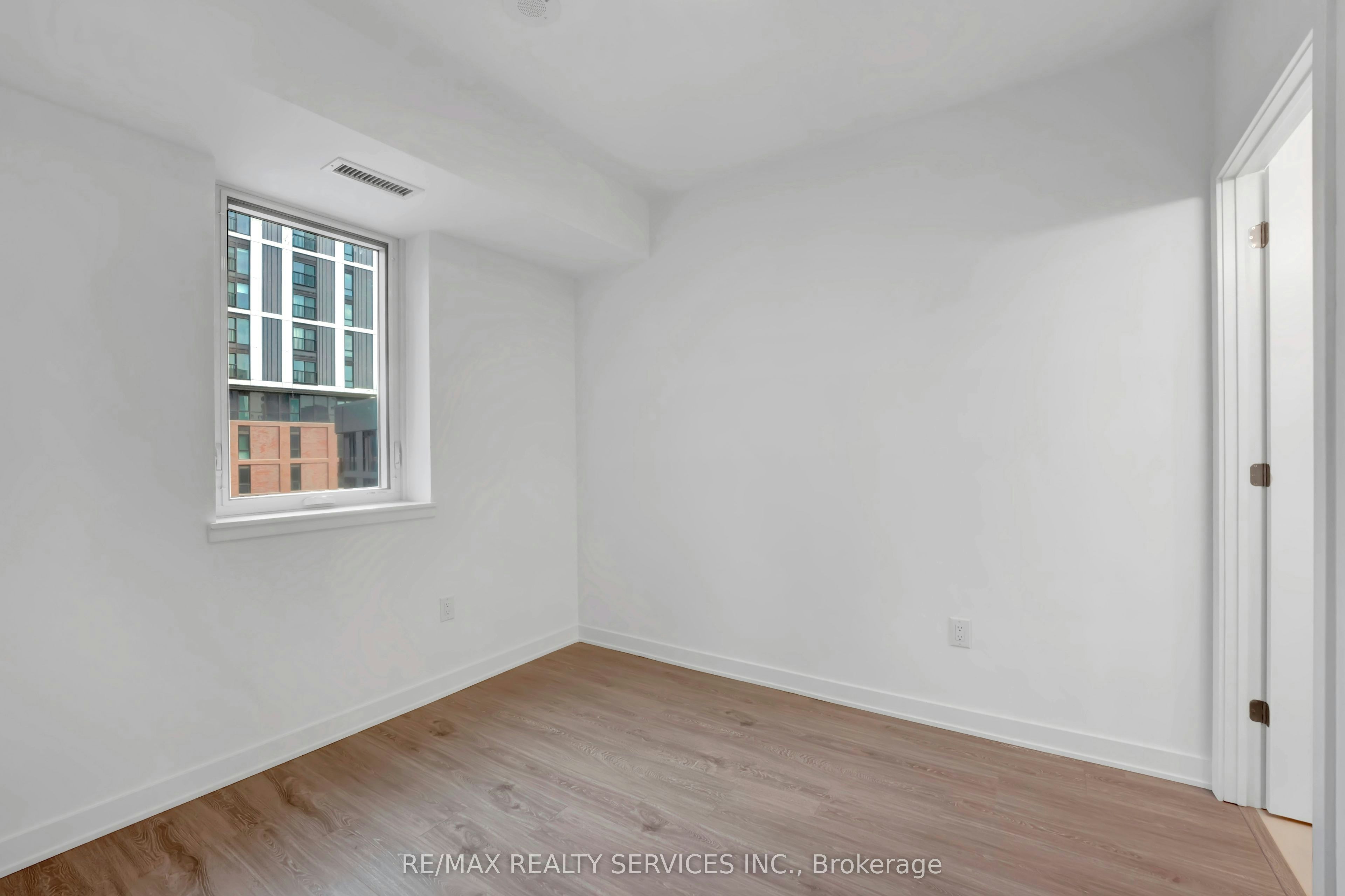 713-30 Dreamer Way, Toronto, ON, M5A 0Y7 - 11