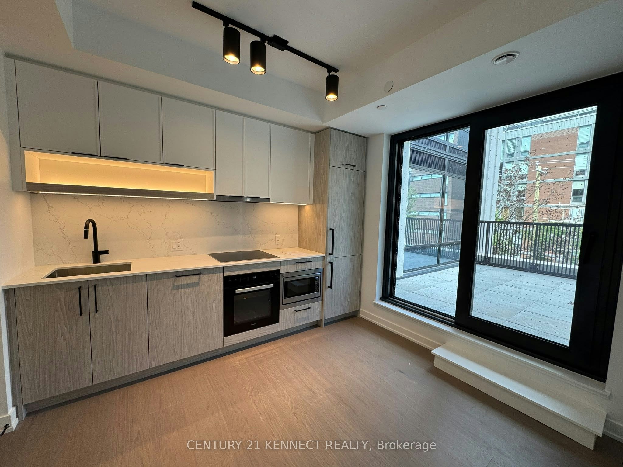 527-91 Montclair Avenue, Toronto, ON, M5P 0B1 - 10