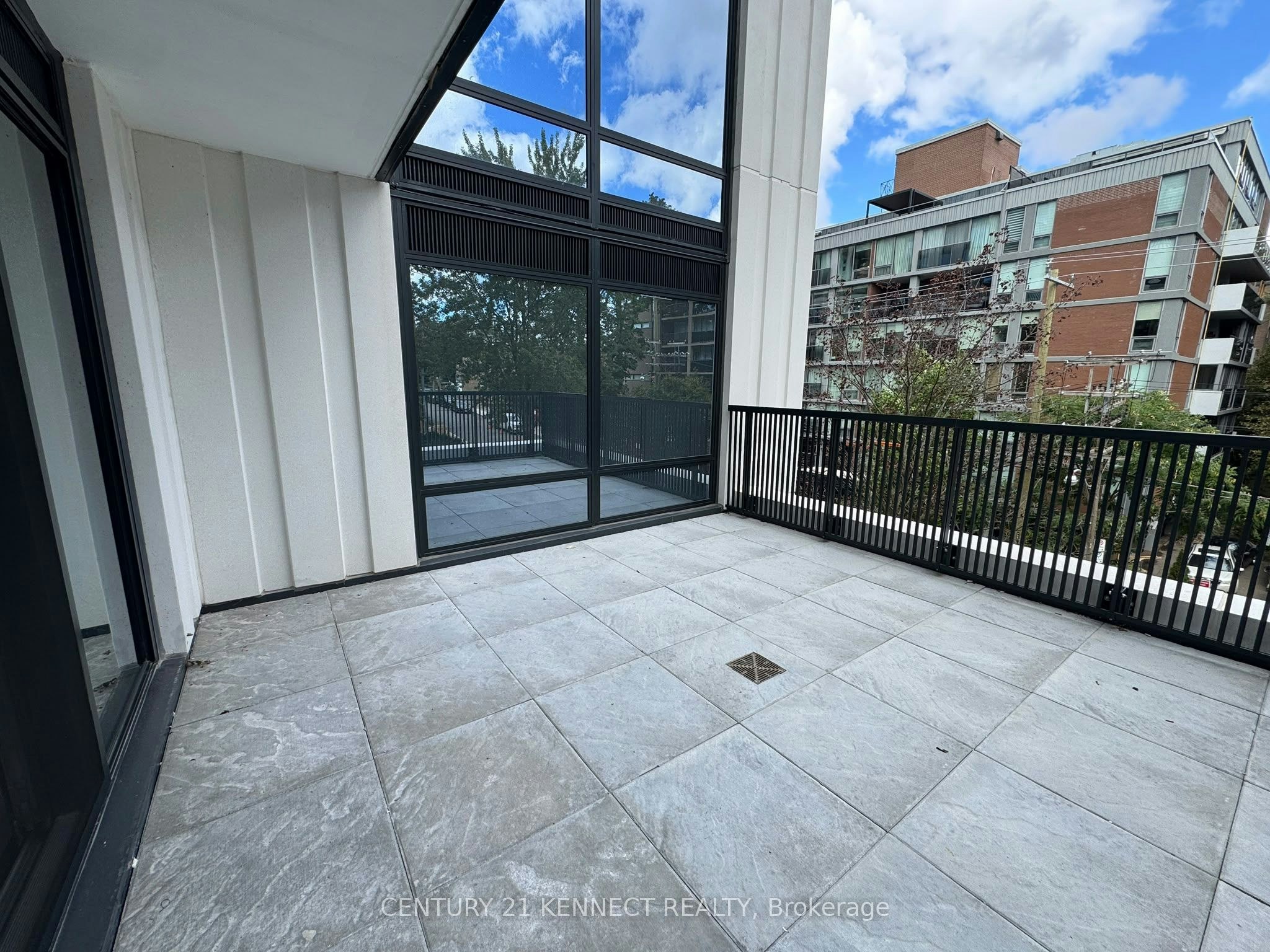 527-91 Montclair Avenue, Toronto, ON, M5P 0B1 - 16