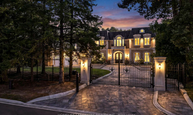 25 The Bridle Path