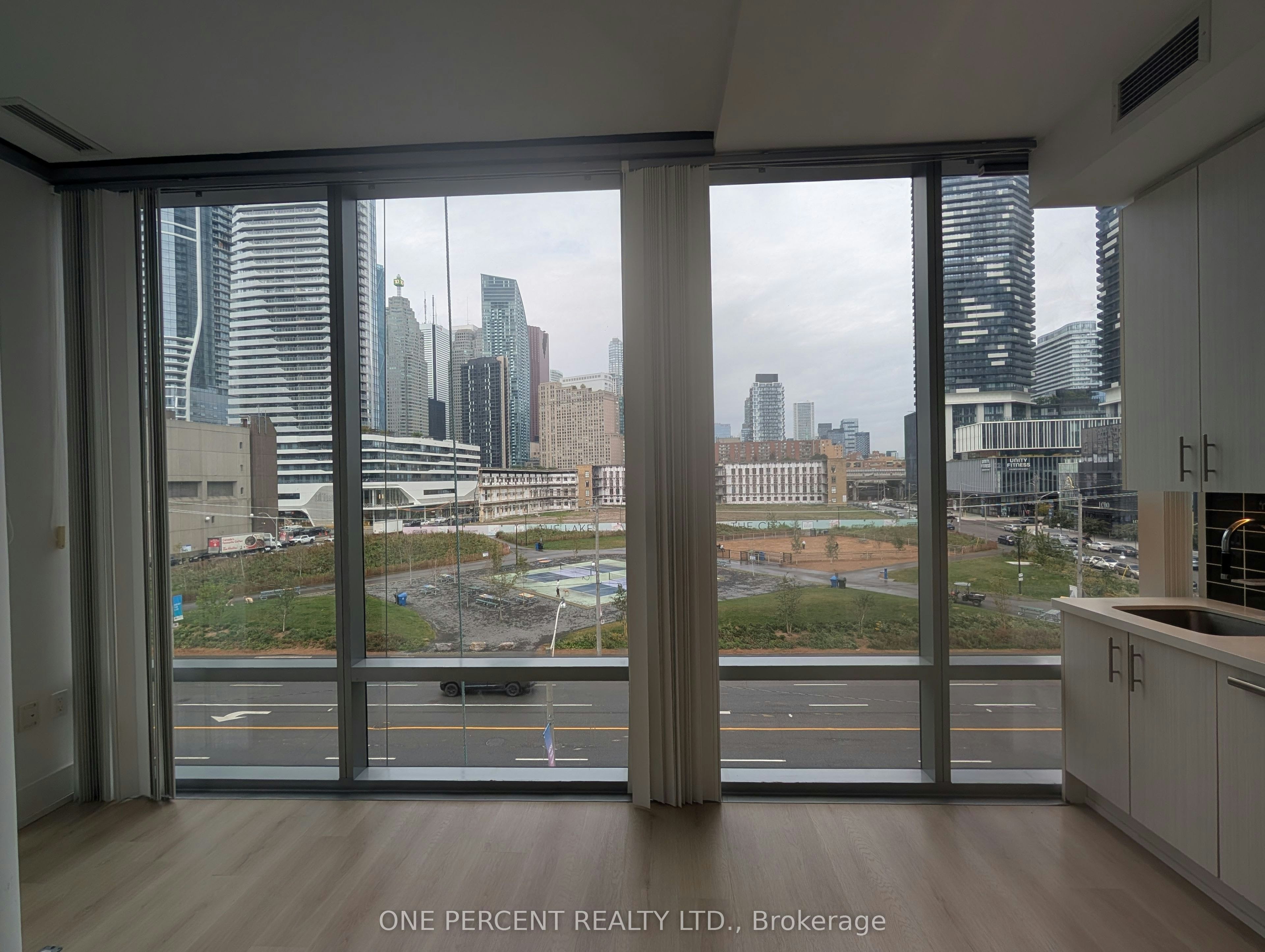 441-39 Queens Quay E, Toronto, ON, M5E 0A5 - 2