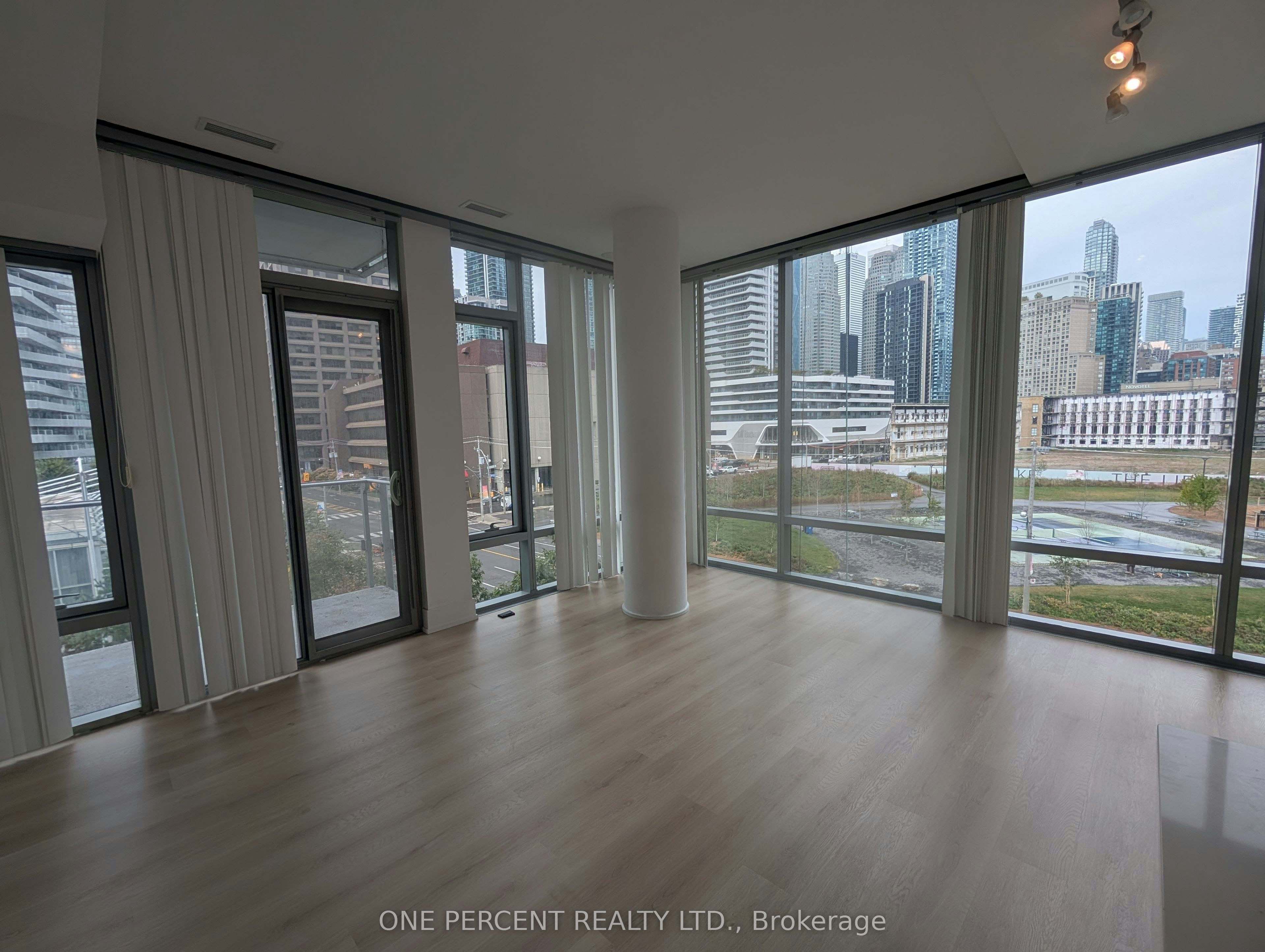 441-39 Queens Quay E, Toronto, ON, M5E 0A5