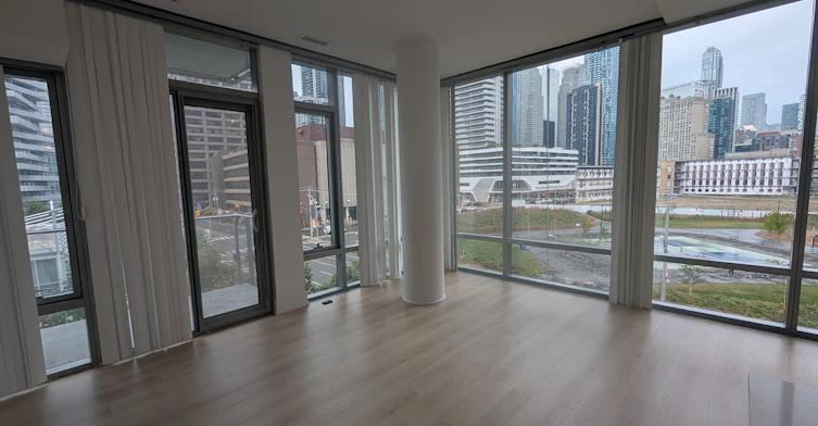 441-39 Queens Quay E, Toronto, ON, M5E 0A5