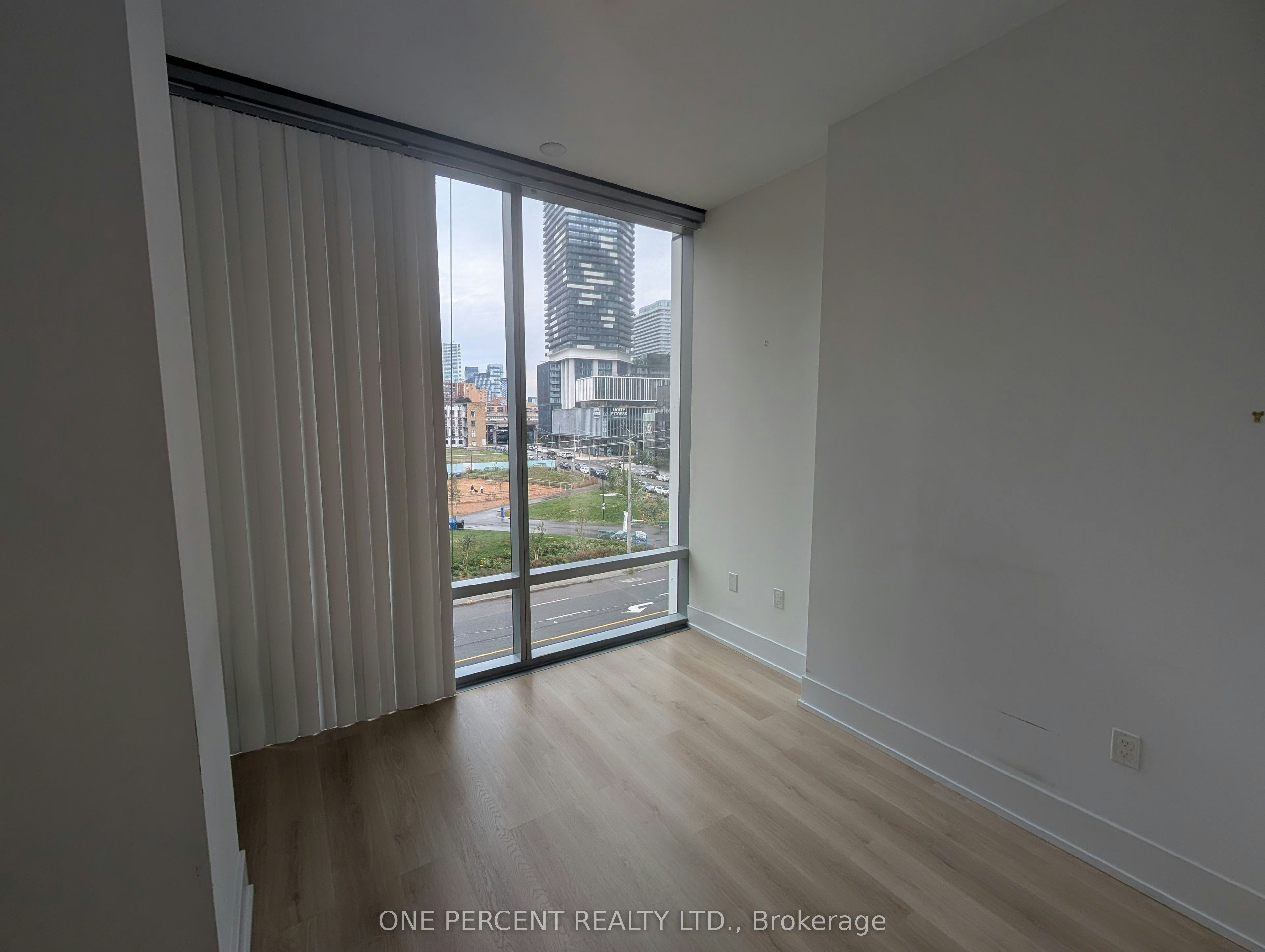 441-39 Queens Quay E, Toronto, ON, M5E 0A5 - 5