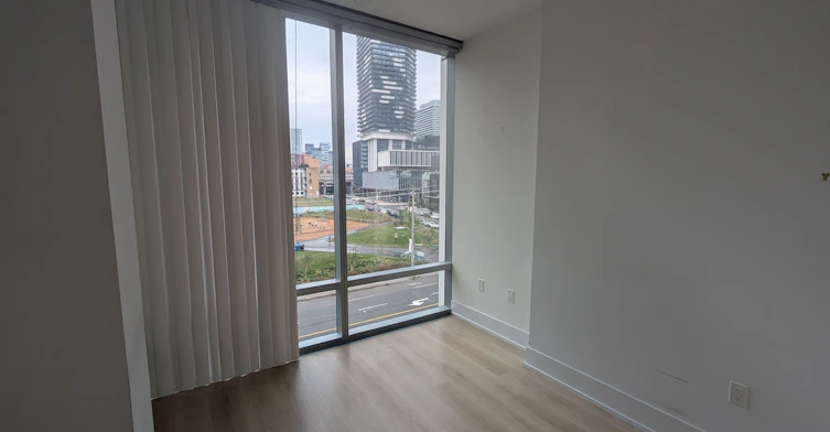 441-39 Queens Quay E, Toronto, ON, M5E 0A5 - 5