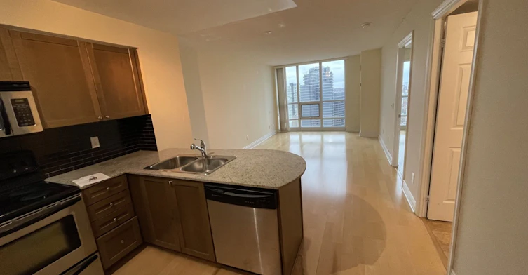 3904-763 Bay Street, Toronto, ON, M5G 2R3 - 4