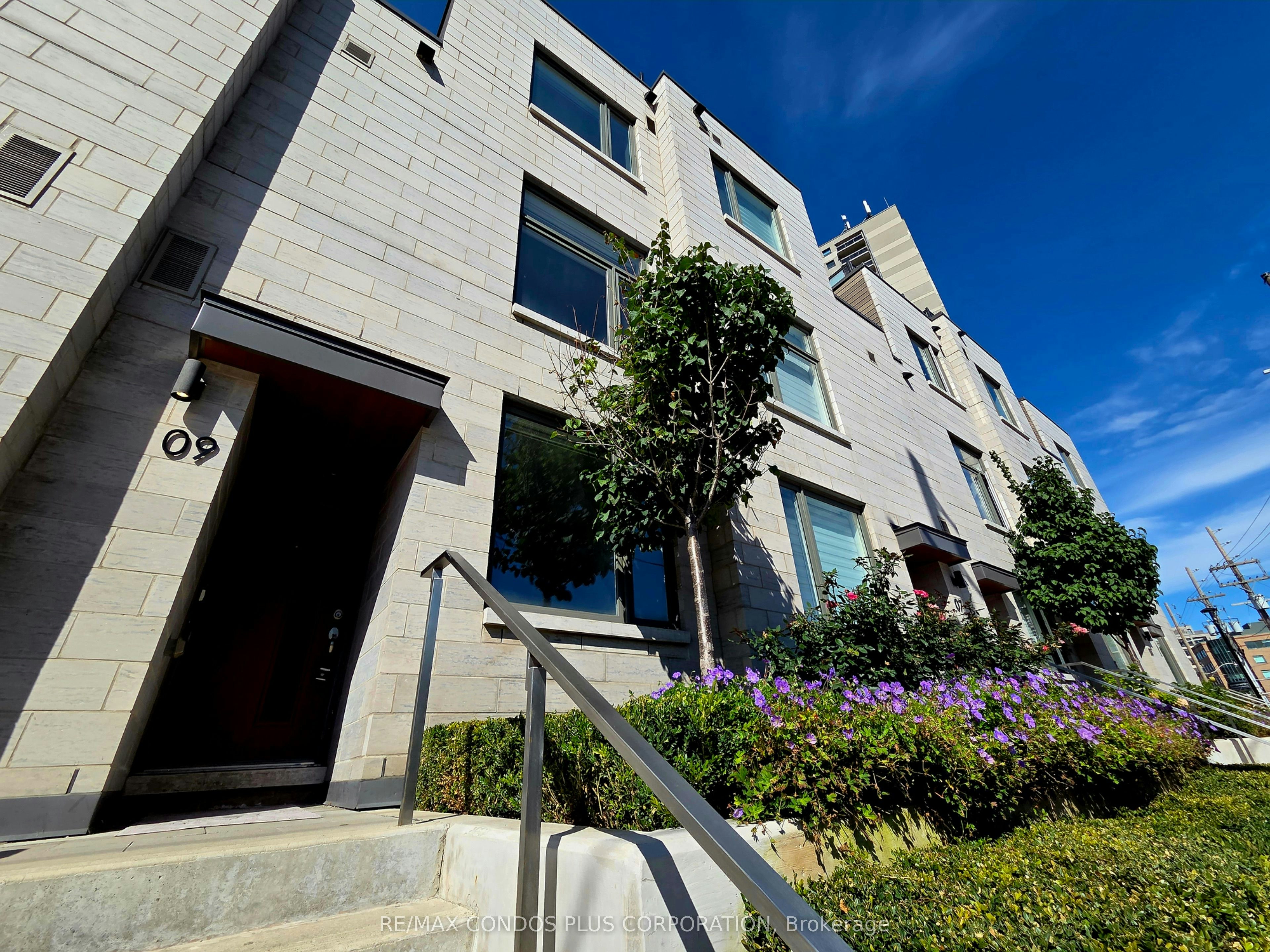 9-270 Davenport Road, Toronto, ON, M5R 0C1