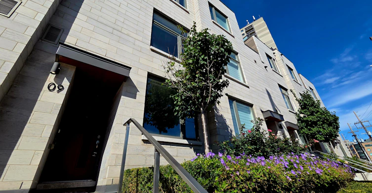 9-270 Davenport Road, Toronto, ON, M5R 0C1