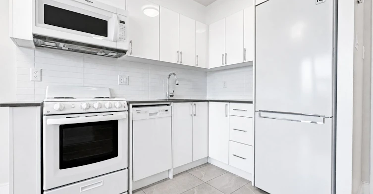 907-1500 Bathurst Street, Toronto, ON, M5P 3L3 - 3