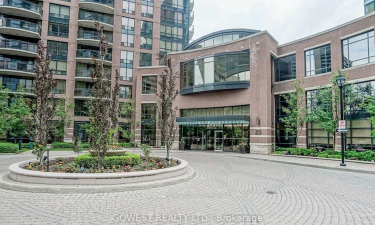 1009-33 Sheppard Avenue E