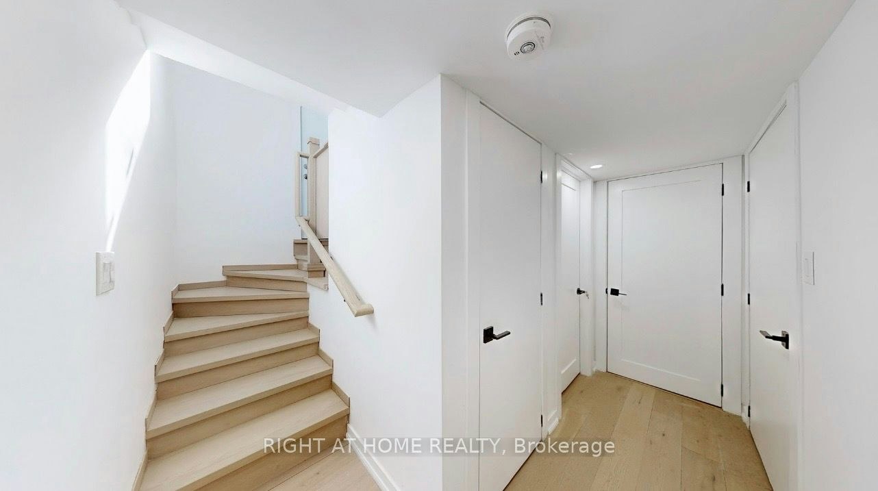 Basement/Studio-118 Clifton Avenue, Toronto, ON, M3H 4L3 - 2