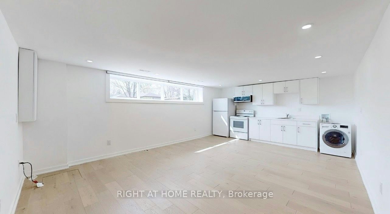 Basement/Studio-118 Clifton Avenue, Toronto, ON, M3H 4L3 - 4