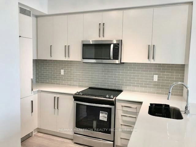 2204-5180 Yonge Street, Toronto, ON, M2N 5P6