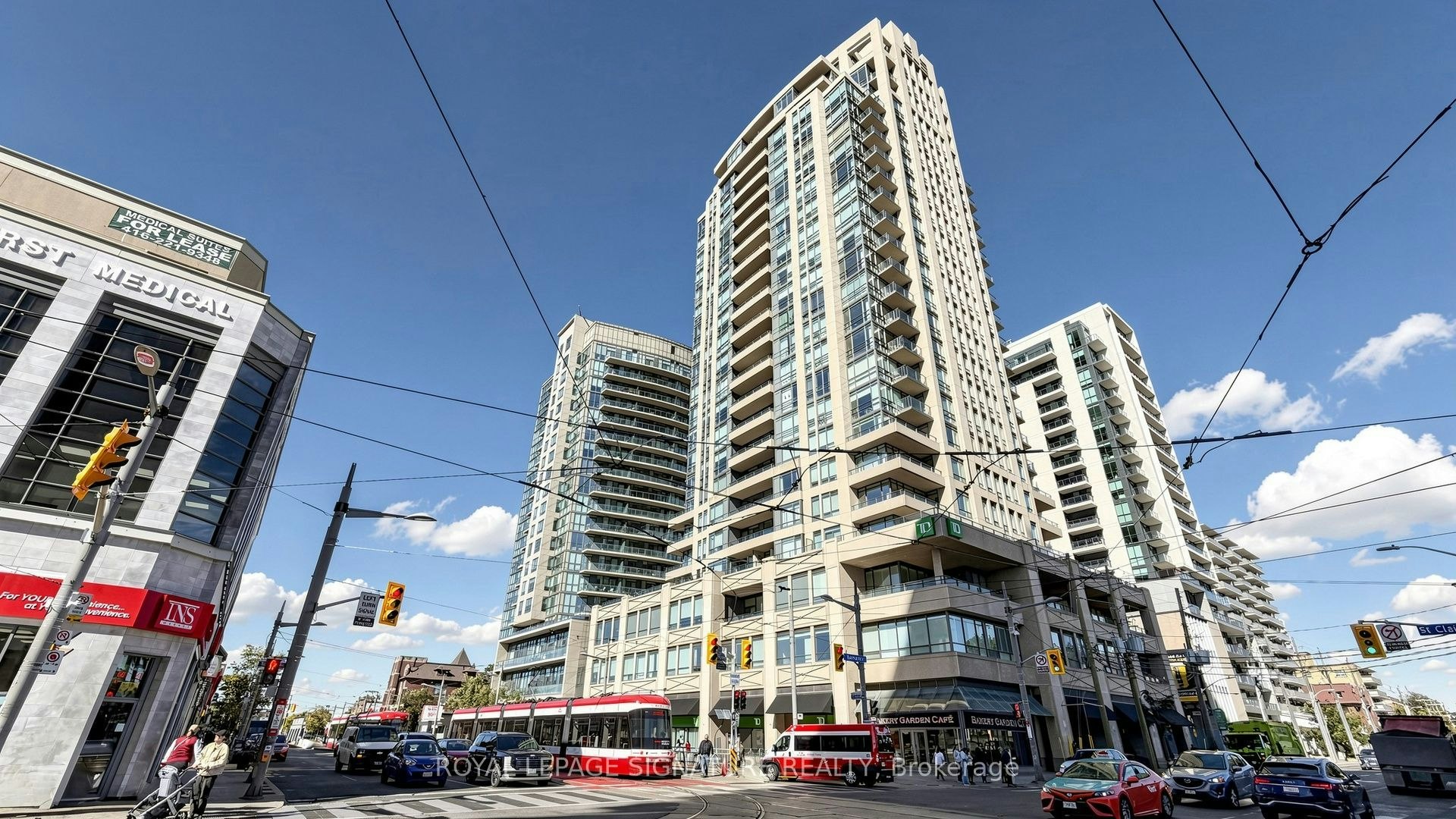 402-500 St Clair Avenue W, Toronto, ON, M6C 1A8