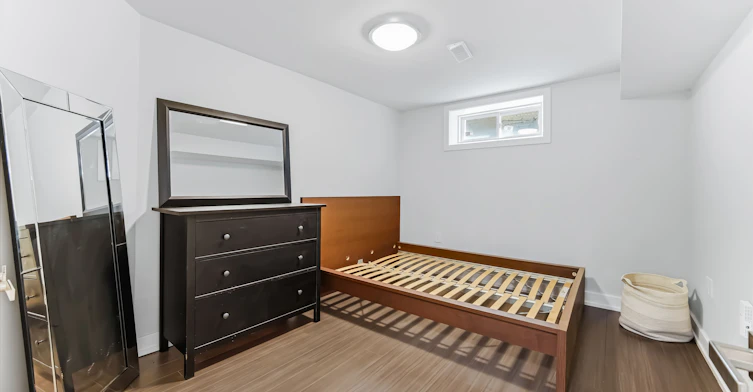 Lower-200 Goulding Avenue N, Toronto, ON, M2R 2P4 - 2
