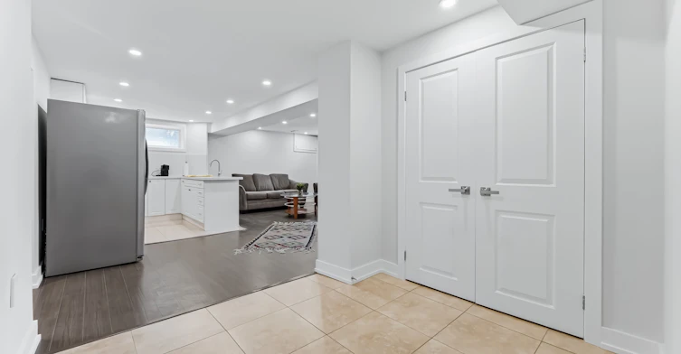 Lower-200 Goulding Avenue N, Toronto, ON, M2R 2P4 - 3