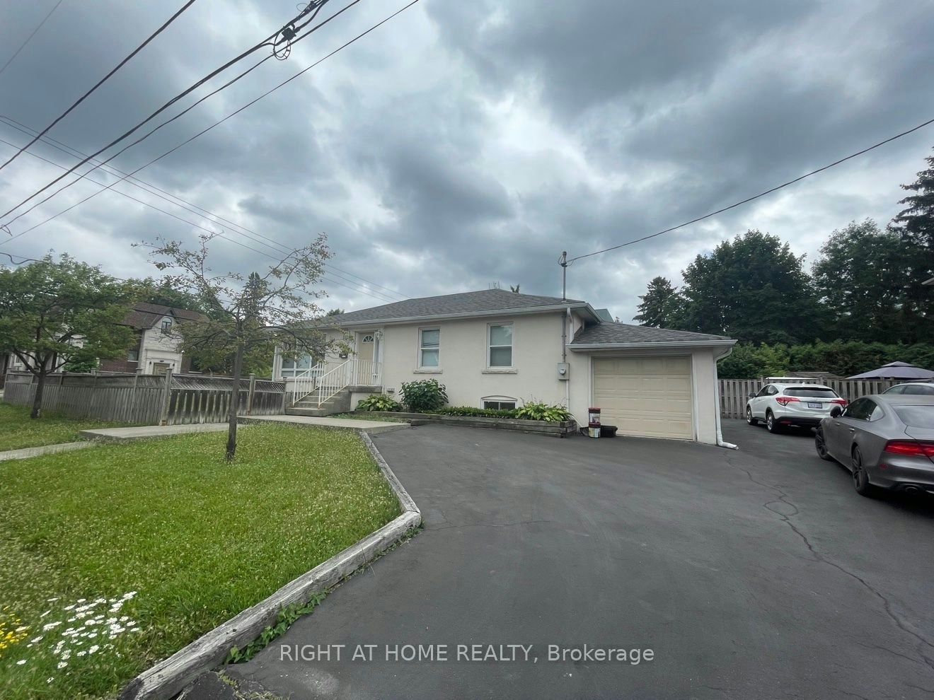 Lower-191 Princess Avenue, Toronto, ON, M2N 3R8