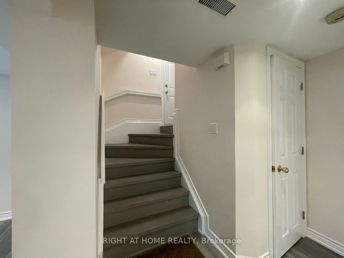 Lower-191 Princess Avenue, Toronto, ON, M2N 3R8 - 7