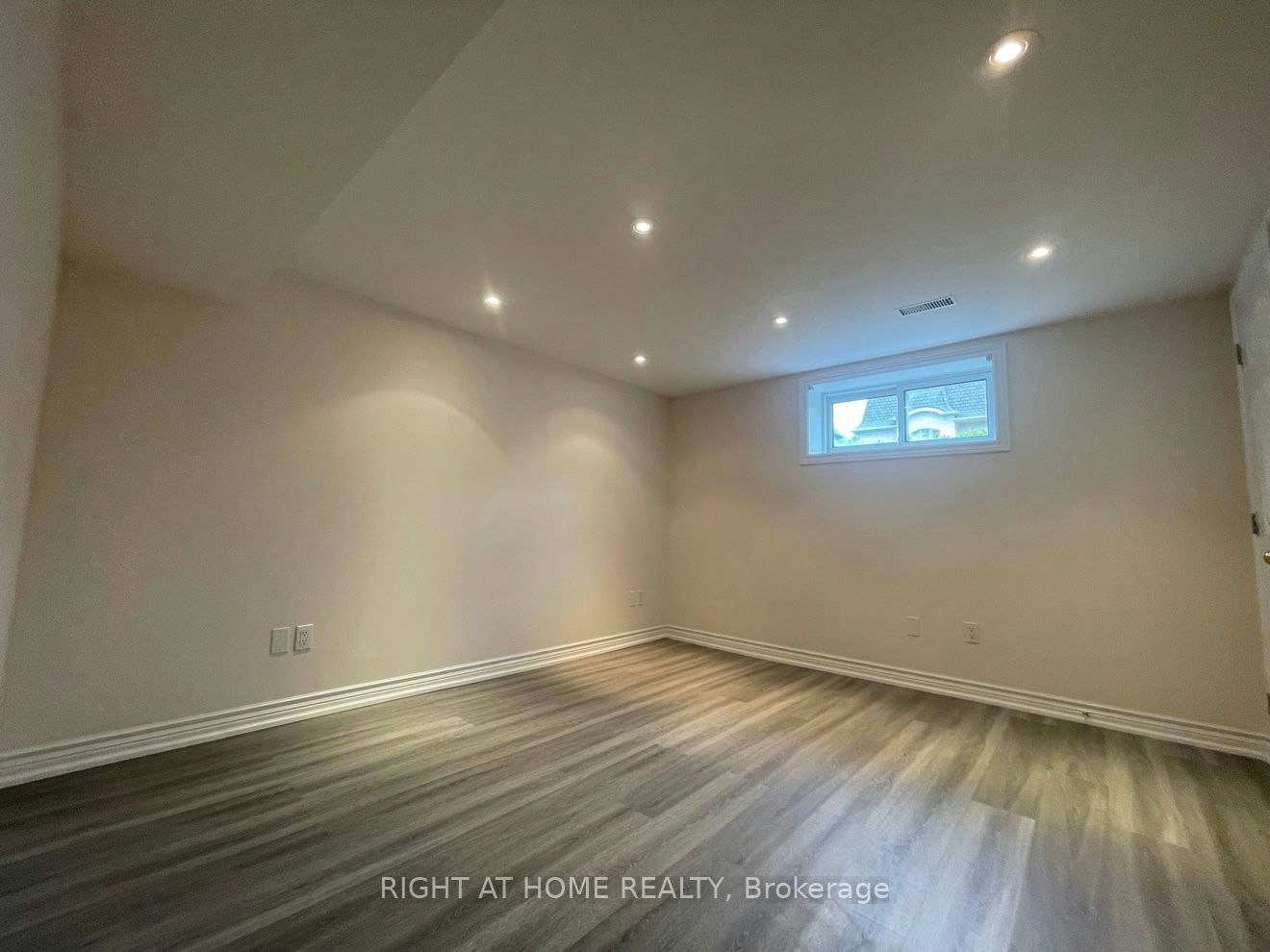 Lower-191 Princess Avenue, Toronto, ON, M2N 3R8 - 21