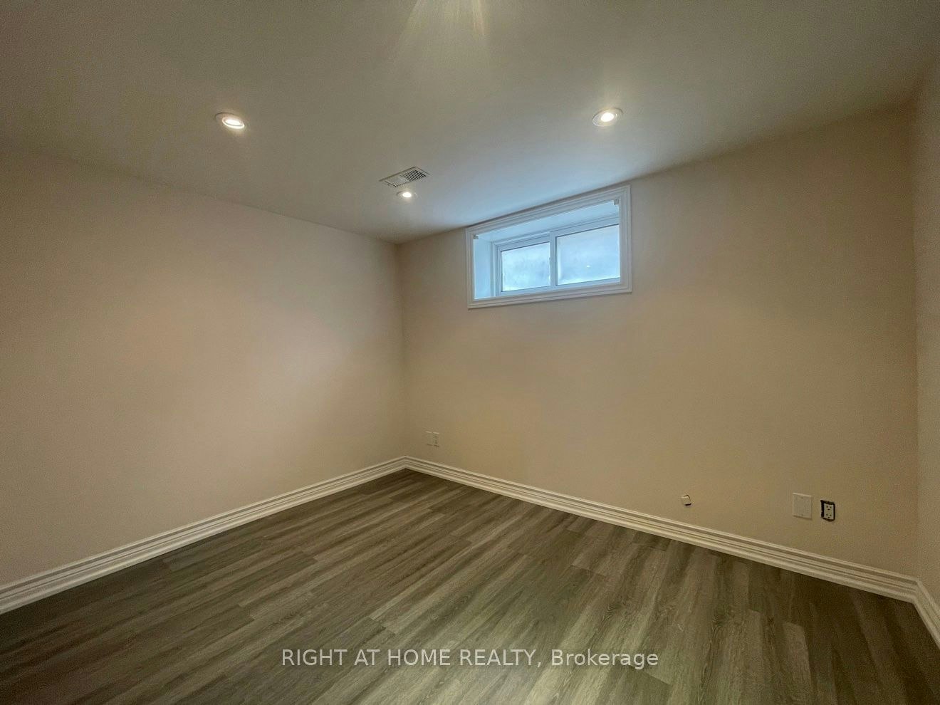 Lower-191 Princess Avenue, Toronto, ON, M2N 3R8 - 19