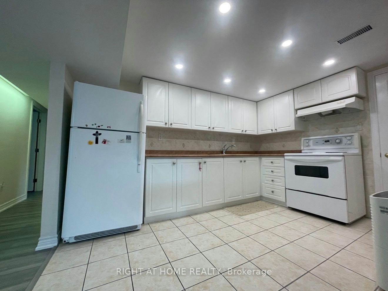 Lower-191 Princess Avenue, Toronto, ON, M2N 3R8 - 10