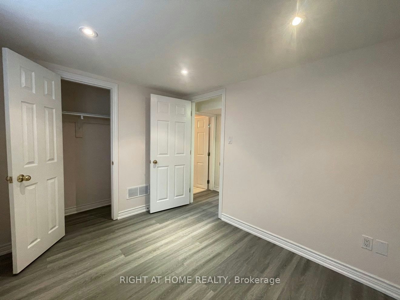 Lower-191 Princess Avenue, Toronto, ON, M2N 3R8 - 17